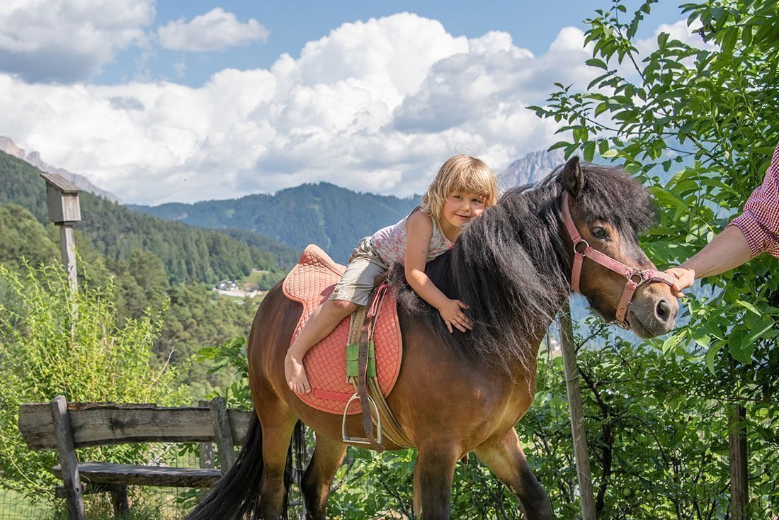 Kinderurlaub in Südtirol auf dem Bauernhof in den Dolomiten