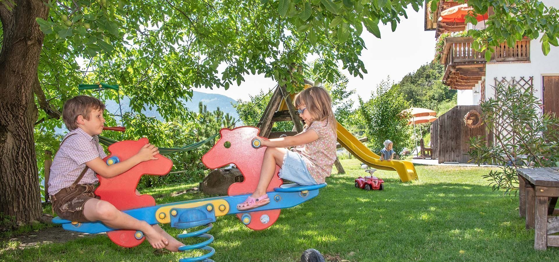 Kinderurlaub in Südtirol auf dem Bauernhof in den Dolomiten